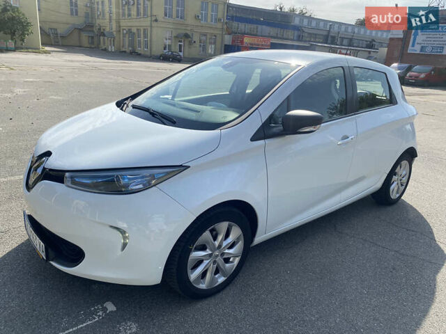 Білий Рено Зое, об'ємом двигуна 0 л та пробігом 45 тис. км за 14500 $, фото 6 на Automoto.ua