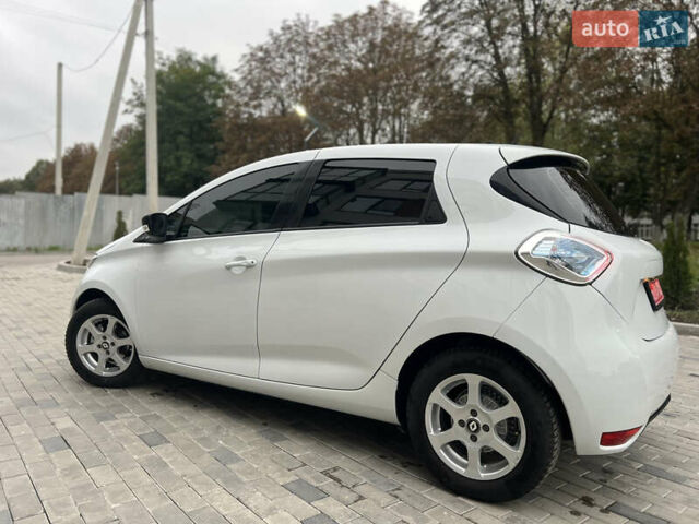Белый Рено Зое, объемом двигателя 0 л и пробегом 48 тыс. км за 9950 $, фото 12 на Automoto.ua