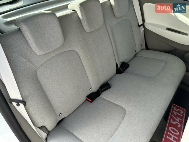 Белый Рено Зое, объемом двигателя 0 л и пробегом 27 тыс. км за 11500 $, фото 30 на Automoto.ua