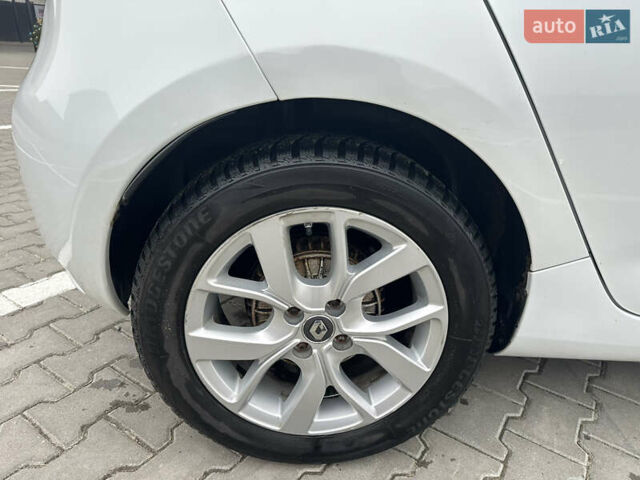 Білий Рено Зое, об'ємом двигуна 0 л та пробігом 103 тис. км за 9700 $, фото 8 на Automoto.ua