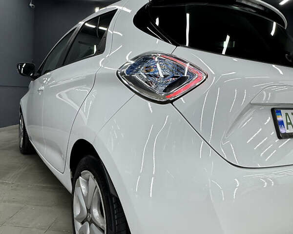 Білий Рено Зое, об'ємом двигуна 0 л та пробігом 76 тис. км за 9500 $, фото 11 на Automoto.ua