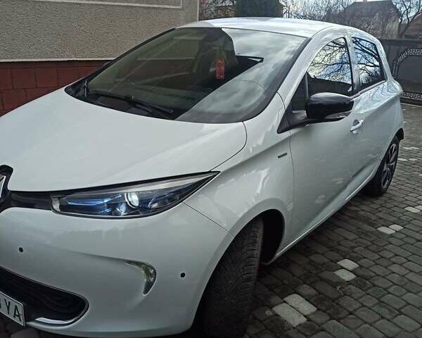 Белый Рено Зое, объемом двигателя 0 л и пробегом 48 тыс. км за 11850 $, фото 22 на Automoto.ua