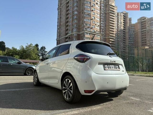 Белый Рено Зое, объемом двигателя 0 л и пробегом 94 тыс. км за 13300 $, фото 24 на Automoto.ua