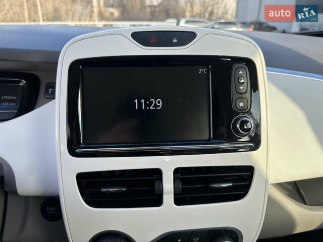 Белый Рено Зое, объемом двигателя 0 л и пробегом 27 тыс. км за 11500 $, фото 21 на Automoto.ua