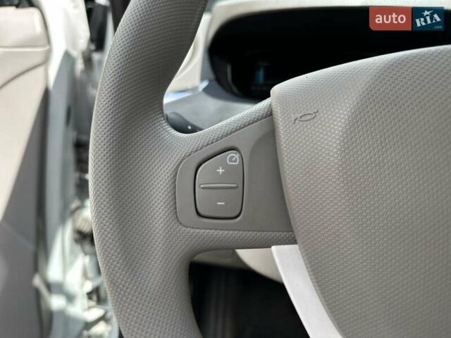 Белый Рено Зое, объемом двигателя 0 л и пробегом 59 тыс. км за 10500 $, фото 19 на Automoto.ua