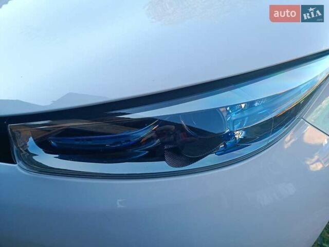 Белый Рено Зое, объемом двигателя 0 л и пробегом 65 тыс. км за 10250 $, фото 26 на Automoto.ua