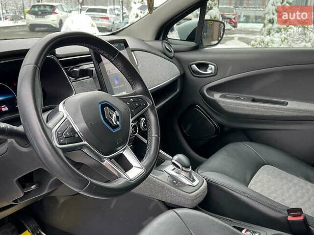 Белый Рено Зое, объемом двигателя 0 л и пробегом 120 тыс. км за 12999 $, фото 9 на Automoto.ua