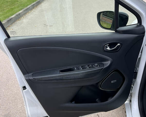 Рено Зое 2019 в Луцке на Automoto.ua Белый Рено Зое, объемом двигателя 0 л и пробегом 70 тыс. км за 11400 $, фото 13 на Automoto.ua