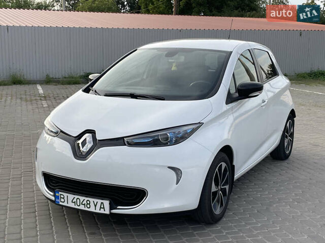 Белый Рено Зое, объемом двигателя 0 л и пробегом 84 тыс. км за 10200 $, фото 21 на Automoto.ua