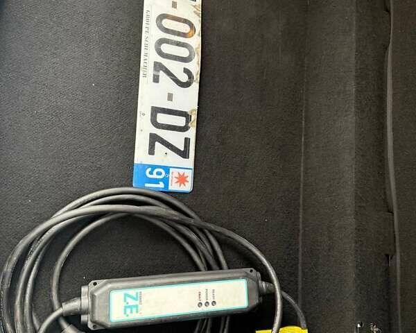 Белый Рено Зое, объемом двигателя 0 л и пробегом 62 тыс. км за 10350 $, фото 13 на Automoto.ua