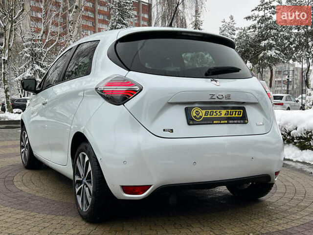 Белый Рено Зое, объемом двигателя 0 л и пробегом 120 тыс. км за 12999 $, фото 4 на Automoto.ua