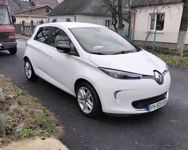 Білий Рено Зое, об'ємом двигуна 0 л та пробігом 93 тис. км за 9399 $, фото 10 на Automoto.ua