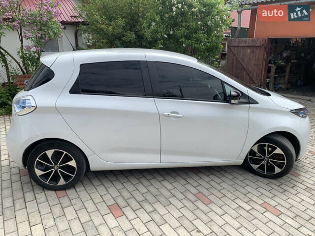 Белый Рено Зое, объемом двигателя 0 л и пробегом 173 тыс. км за 9500 $, фото 3 на Automoto.ua