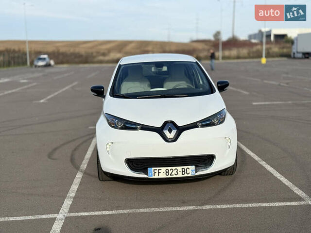 Белый Рено Зое, объемом двигателя 0 л и пробегом 112 тыс. км за 8900 $, фото 1 на Automoto.ua