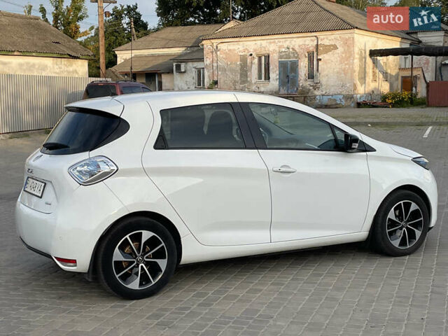 Белый Рено Зое, объемом двигателя 0 л и пробегом 84 тыс. км за 10500 $, фото 14 на Automoto.ua