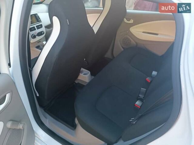 Рено Зое 2019 в Луцке на Automoto.ua Белый Рено Зое, объемом двигателя 0 л и пробегом 65 тыс. км за 10200 $, фото 60 на Automoto.ua