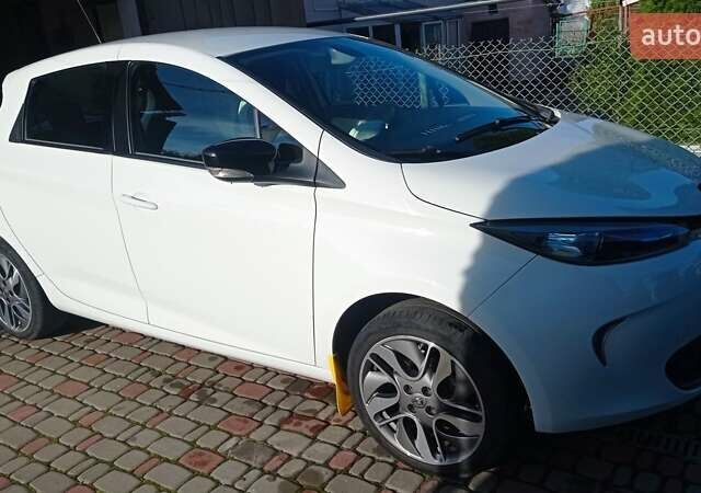 Білий Рено Зое, об'ємом двигуна 0 л та пробігом 80 тис. км за 8300 $, фото 8 на Automoto.ua