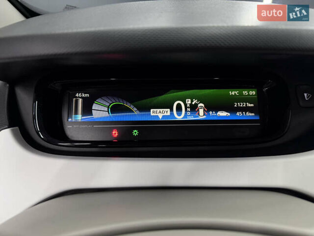 Белый Рено Зое, объемом двигателя 0 л и пробегом 21 тыс. км за 9950 $, фото 34 на Automoto.ua