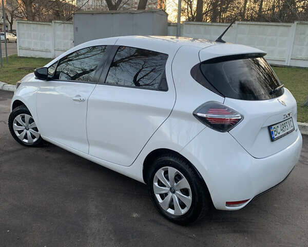 Белый Рено Зое, объемом двигателя 0 л и пробегом 29 тыс. км за 10900 $, фото 5 на Automoto.ua