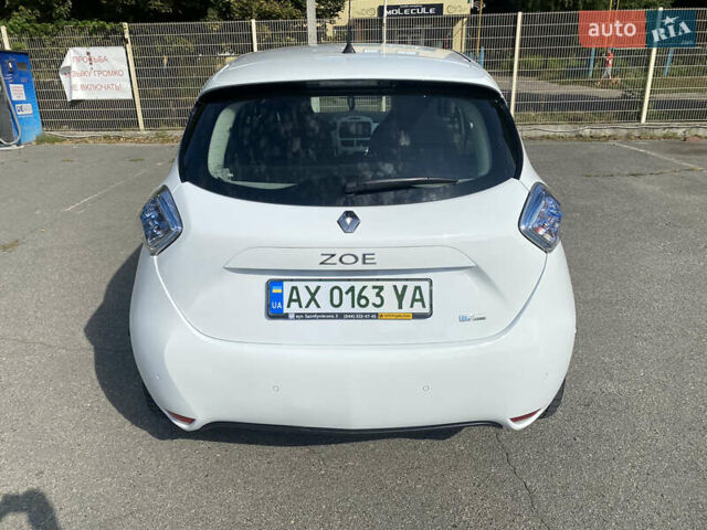 Білий Рено Зое, об'ємом двигуна 0 л та пробігом 45 тис. км за 14500 $, фото 3 на Automoto.ua