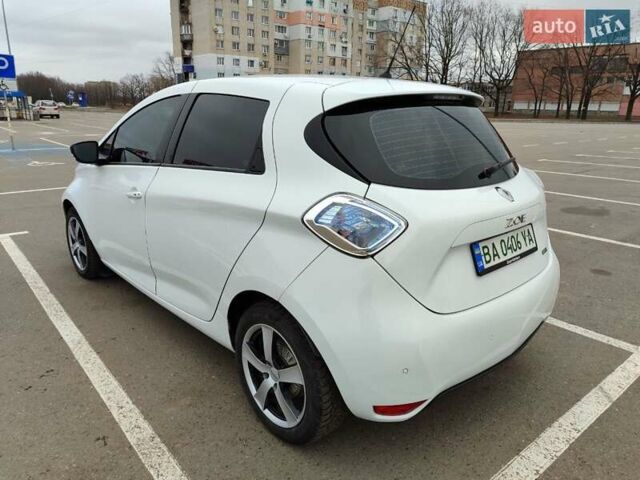 Білий Рено Зое, об'ємом двигуна 0 л та пробігом 55 тис. км за 11000 $, фото 9 на Automoto.ua