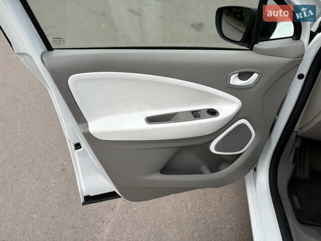 Рено Зое 2019 в Дрогобыче на Automoto.ua Белый Рено Зое, объемом двигателя 0 л и пробегом 90 тыс. км за 8499 $, фото 39 на Automoto.ua
