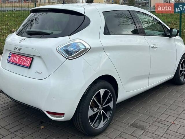 Белый Рено Зое, объемом двигателя 0 л и пробегом 93 тыс. км за 9999 $, фото 2 на Automoto.ua