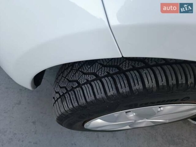 Рено Зое 2019 в Луцке на Automoto.ua Белый Рено Зое, объемом двигателя 0 л и пробегом 65 тыс. км за 10200 $, фото 34 на Automoto.ua