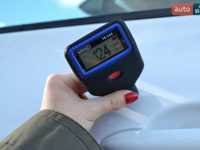 Білий Рено Зое, об'ємом двигуна 0 л та пробігом 80 тис. км за 9500 $, фото 42 на Automoto.ua