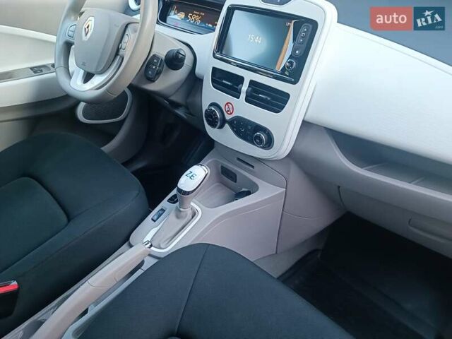 Рено Зое 2019 в Луцке на Automoto.ua Белый Рено Зое, объемом двигателя 0 л и пробегом 65 тыс. км за 10200 $, фото 57 на Automoto.ua