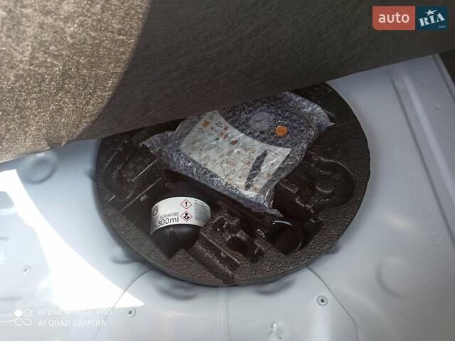 Белый Рено Зое, объемом двигателя 0 л и пробегом 62 тыс. км за 8700 $, фото 20 на Automoto.ua