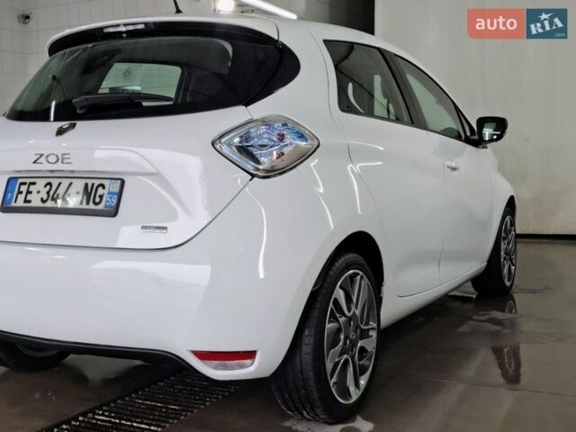 Белый Рено Зое, объемом двигателя 0 л и пробегом 50 тыс. км за 10300 $, фото 8 на Automoto.ua