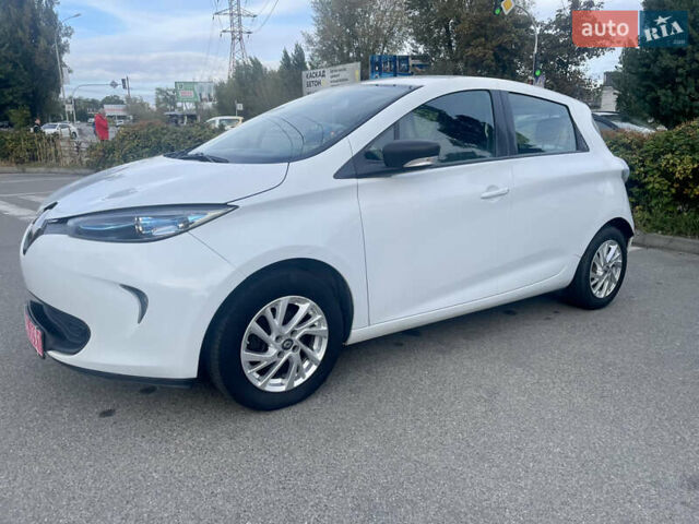 Белый Рено Зое, объемом двигателя 0 л и пробегом 145 тыс. км за 9700 $, фото 14 на Automoto.ua