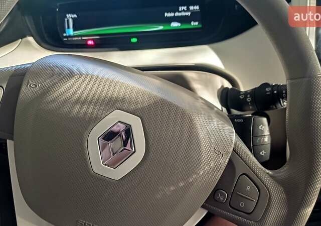 Білий Рено Зое, об'ємом двигуна 0 л та пробігом 80 тис. км за 8300 $, фото 6 на Automoto.ua
