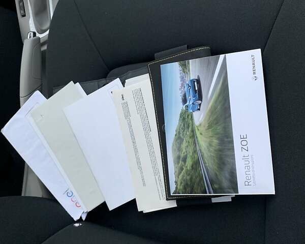 Білий Рено Зое, об'ємом двигуна 0 л та пробігом 29 тис. км за 10500 $, фото 13 на Automoto.ua