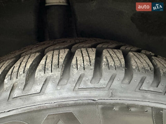 Білий Рено Зое, об'ємом двигуна 0 л та пробігом 77 тис. км за 13000 $, фото 9 на Automoto.ua