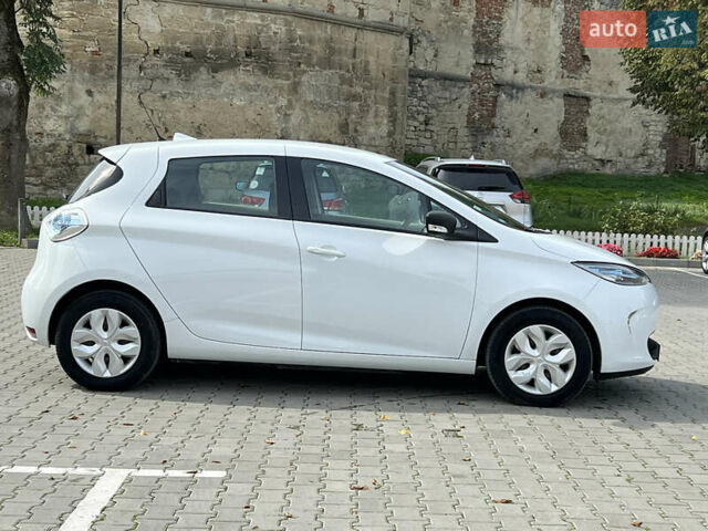 Белый Рено Зое, объемом двигателя 0 л и пробегом 25 тыс. км за 9700 $, фото 4 на Automoto.ua