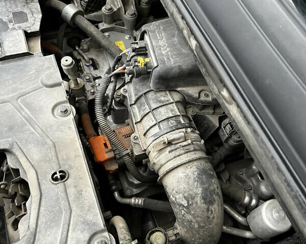 Білий Рено Зое, об'ємом двигуна 0 л та пробігом 109 тис. км за 8900 $, фото 51 на Automoto.ua