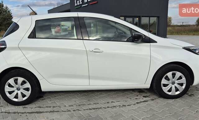 Белый Рено Зое, объемом двигателя 0 л и пробегом 25 тыс. км за 11600 $, фото 10 на Automoto.ua