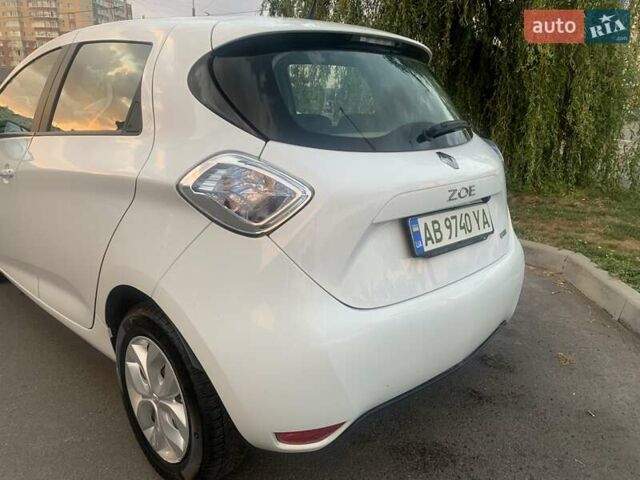 Білий Рено Зое, об'ємом двигуна 0 л та пробігом 29 тис. км за 10500 $, фото 26 на Automoto.ua