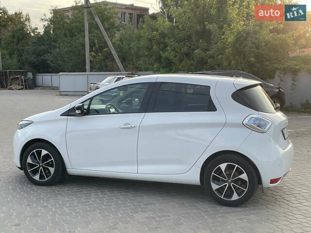Белый Рено Зое, объемом двигателя 0 л и пробегом 84 тыс. км за 10500 $, фото 7 на Automoto.ua
