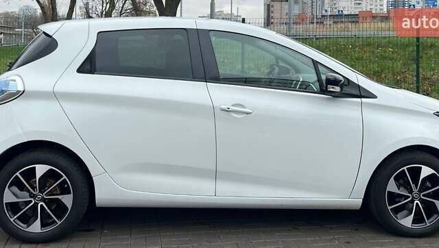 Белый Рено Зое, объемом двигателя 0 л и пробегом 93 тыс. км за 9999 $, фото 1 на Automoto.ua
