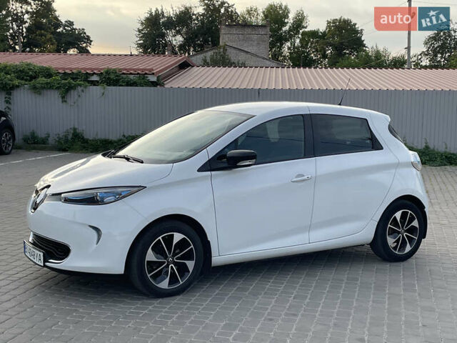 Белый Рено Зое, объемом двигателя 0 л и пробегом 84 тыс. км за 10500 $, фото 5 на Automoto.ua
