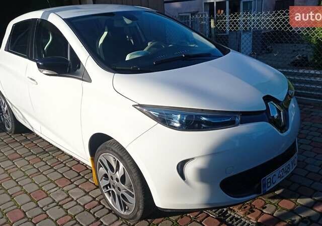 Белый Рено Зое, объемом двигателя 0 л и пробегом 76 тыс. км за 8700 $, фото 3 на Automoto.ua