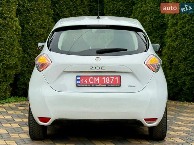 Белый Рено Зое, объемом двигателя 0 л и пробегом 38 тыс. км за 10200 $, фото 7 на Automoto.ua