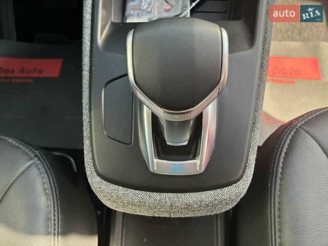 Белый Рено Зое, объемом двигателя 0 л и пробегом 94 тыс. км за 13300 $, фото 75 на Automoto.ua