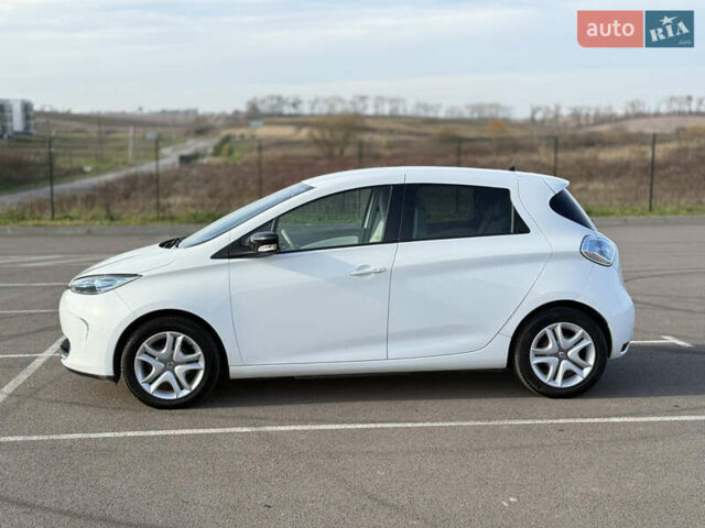 Белый Рено Зое, объемом двигателя 0 л и пробегом 112 тыс. км за 8900 $, фото 6 на Automoto.ua