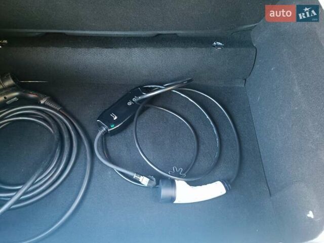 Рено Зое 2019 в Луцке на Automoto.ua Белый Рено Зое, объемом двигателя 0 л и пробегом 65 тыс. км за 10200 $, фото 35 на Automoto.ua