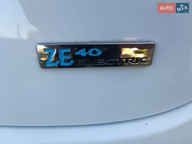 Рено Зое 2019 в Луцке на Automoto.ua Белый Рено Зое, объемом двигателя 0 л и пробегом 65 тыс. км за 10200 $, фото 43 на Automoto.ua