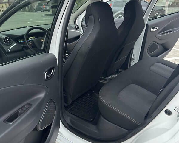 Білий Рено Зое, об'ємом двигуна 0 л та пробігом 103 тис. км за 9700 $, фото 11 на Automoto.ua
